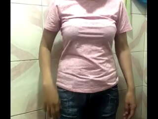 Shakti-modern-tantra present asian girlfrind with mask